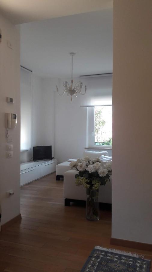 Appartamento In Villa Pesaro Kültér fotó